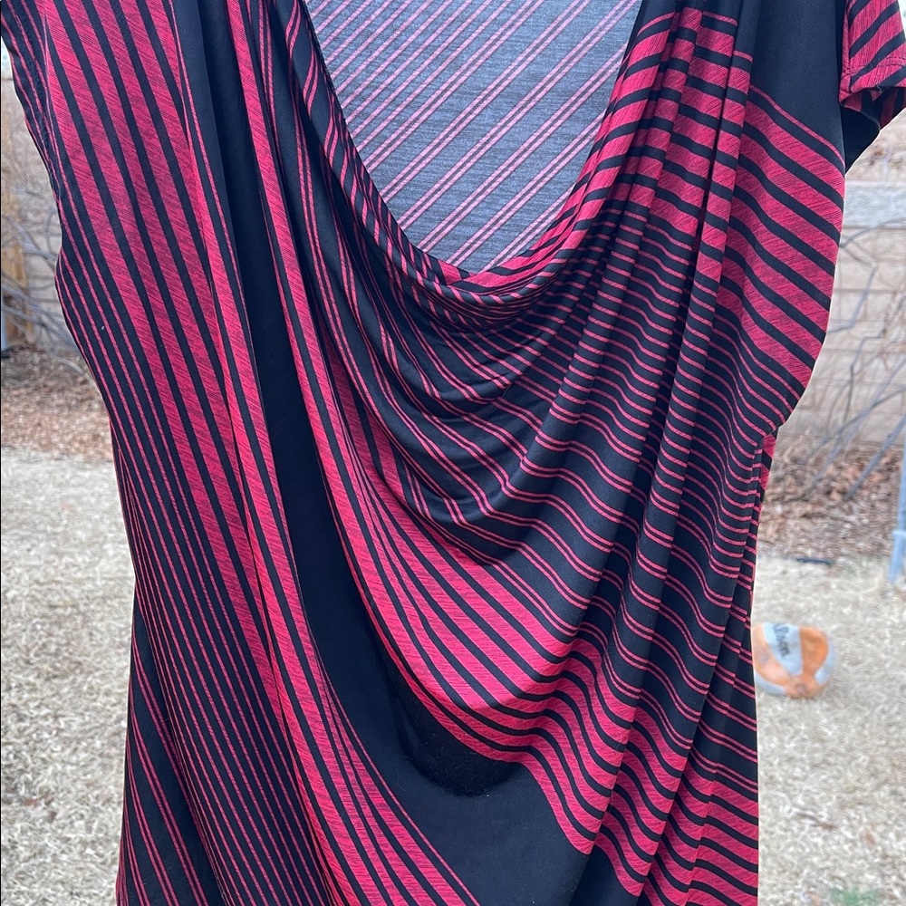 Gorgeous flowing women’s top.